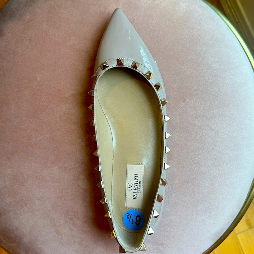Valentino Garavani size 6.5 with Authentication card